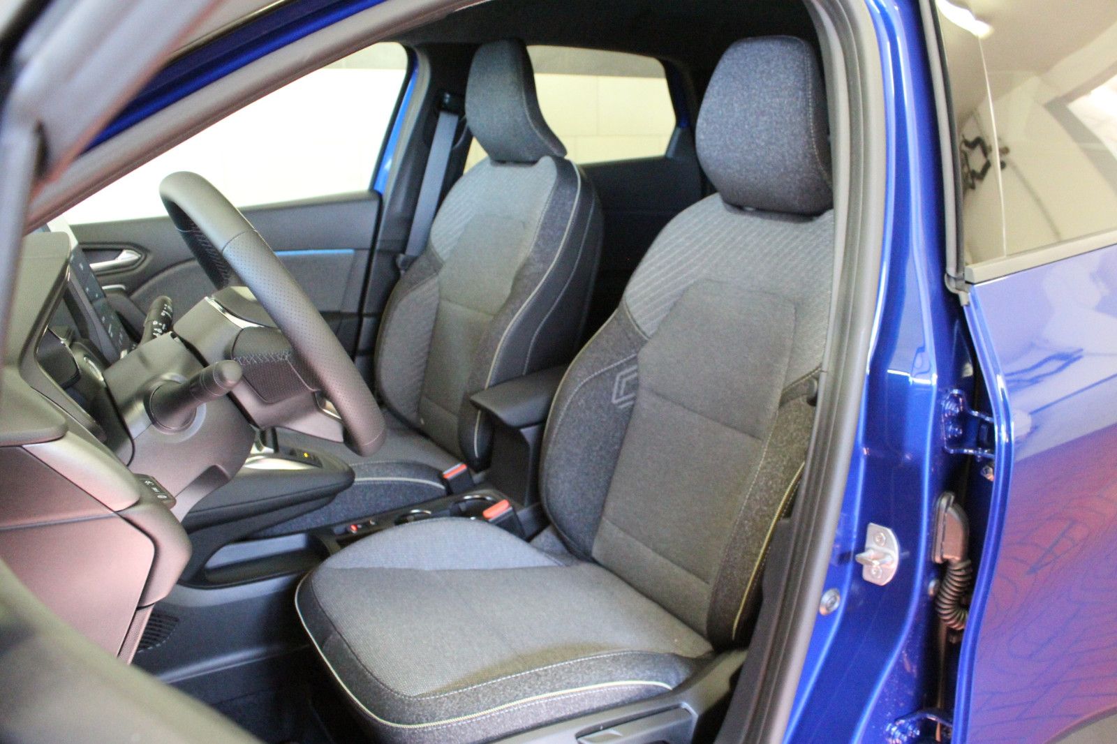 Fahrzeugabbildung Renault Captur Full Hybrid E-Tech 160 Techno *Winterp.*