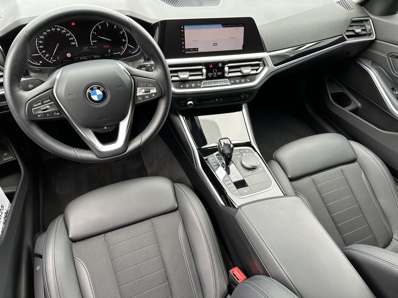 Fahrzeugabbildung BMW 320i Touring Sport-Line NAV+LED+TEMPOMAT+KAMERA