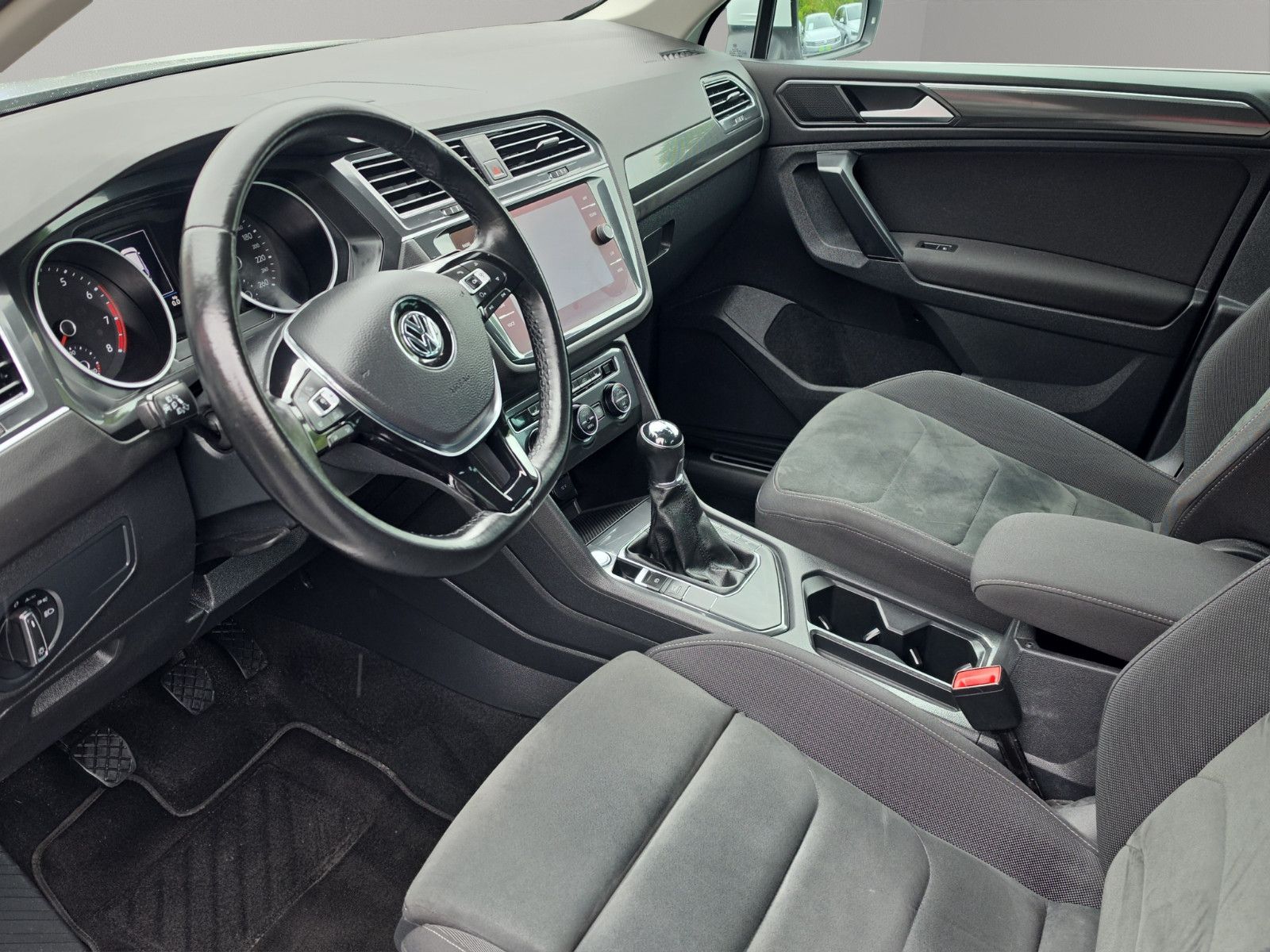 Fahrzeugabbildung Volkswagen Tiguan Comfortline BMT/Start-Stopp Aus 1.Hand
