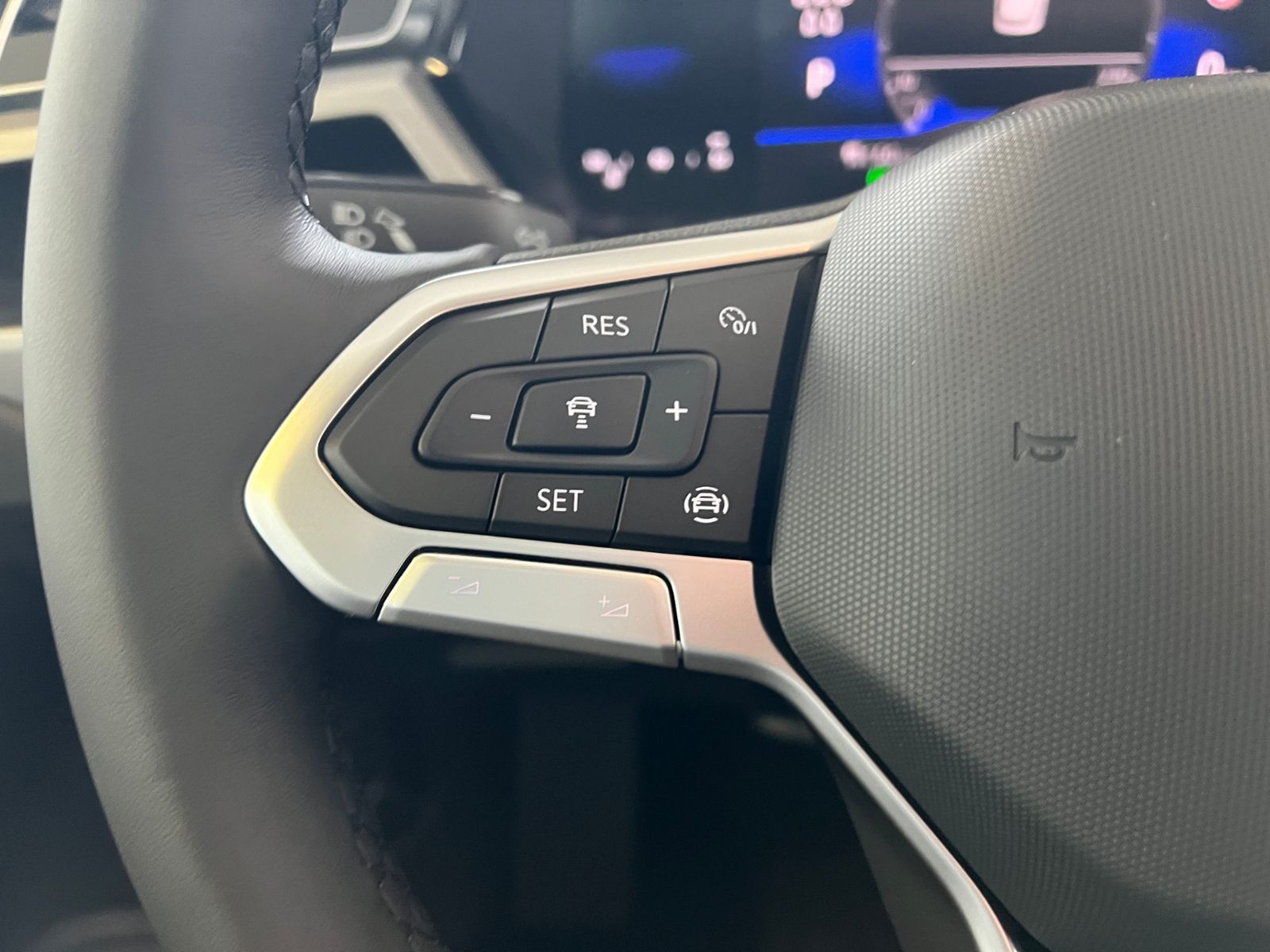 Fahrzeugabbildung Volkswagen Touran Comfortline 1.5 TSI DSG *AHK, LED, 7Sitze
