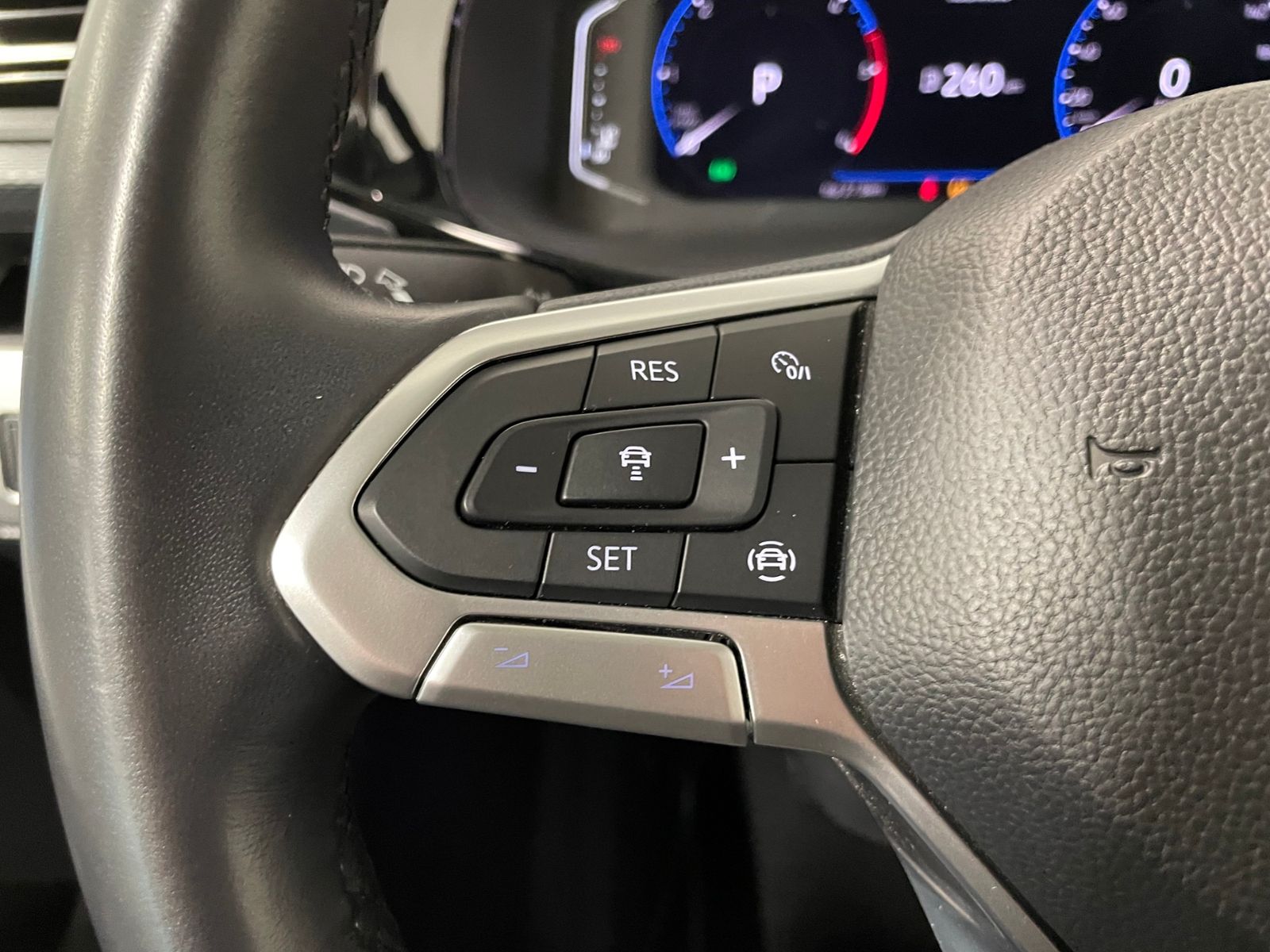 T6.1 Multivan Cruise 4MOTION 2.0 TDI DSG LED AHK