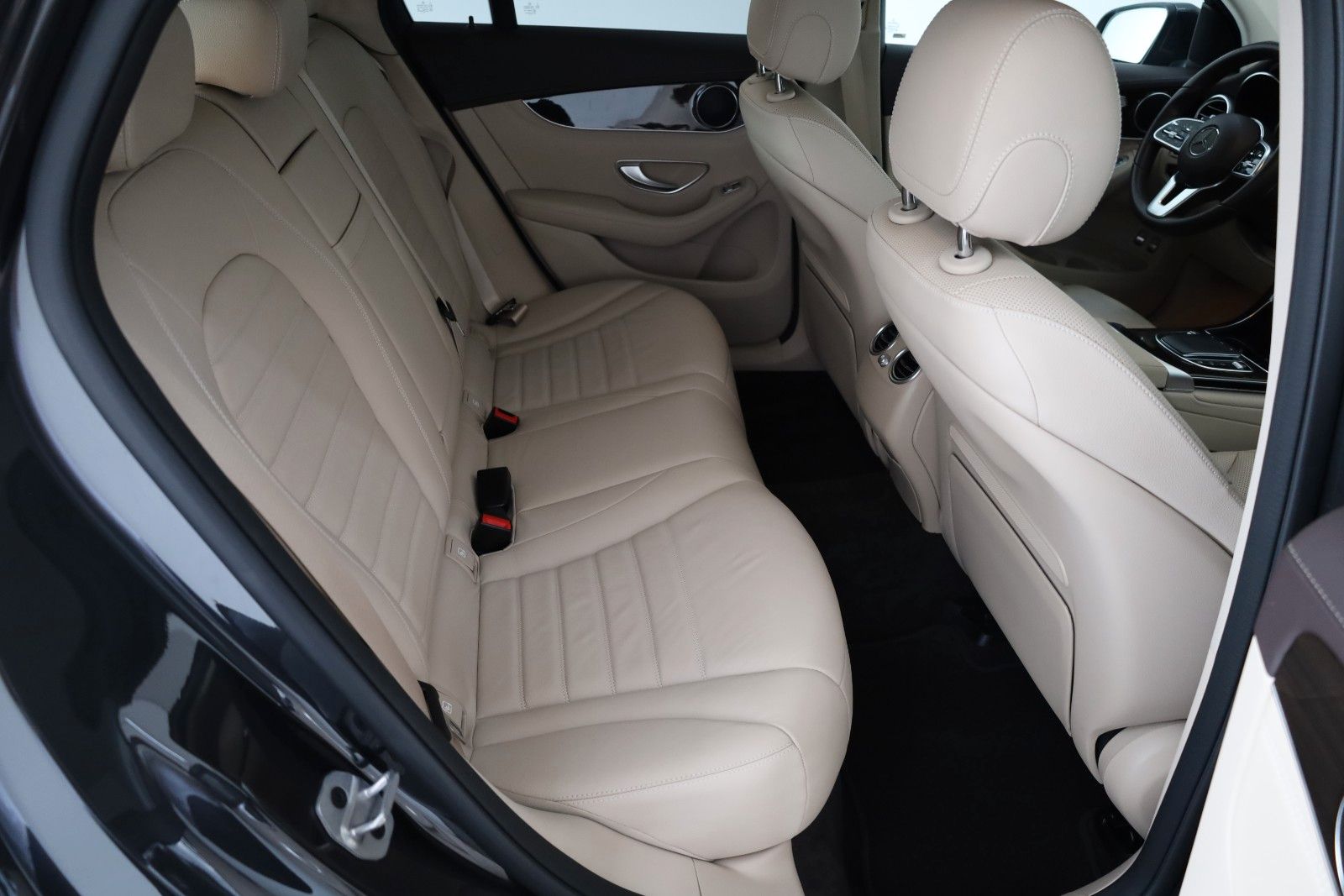 Fahrzeugabbildung Mercedes-Benz GLC 300e 4M Coupe,Sitzlüftung,Leder,Navi,Kamera