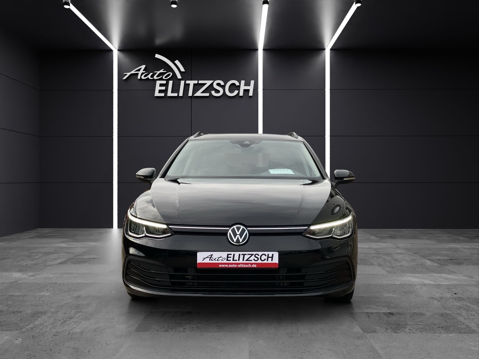 Fahrzeugabbildung Volkswagen Golf VIII Variant Life TDI LED Navi ACC AHK SHZ
