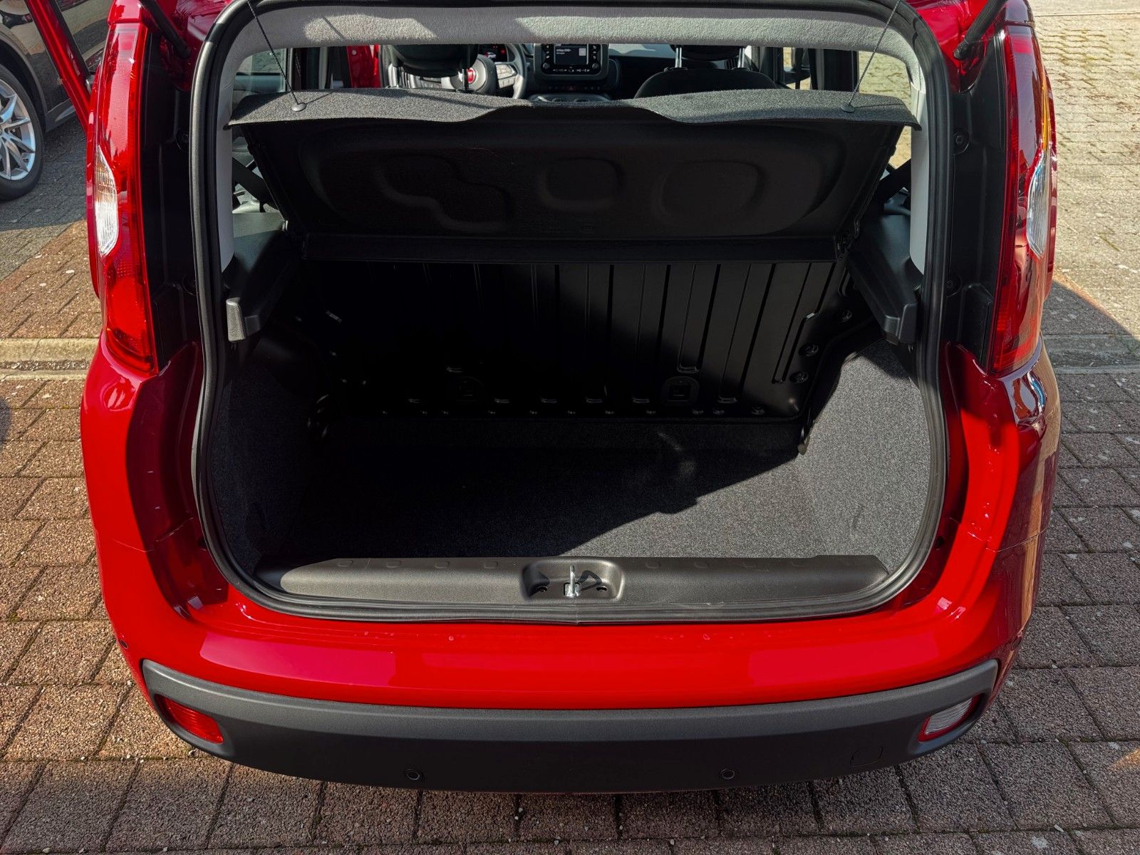 Fahrzeugabbildung Fiat Panda 1.0 GSE Hybrid DAB KLIMA VIRTUEL. COCKPIT