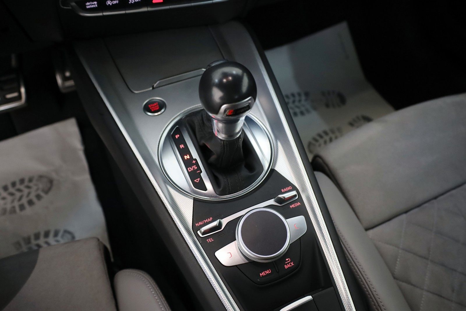 Fahrzeugabbildung Audi TT Coupe 2.0 TFSI quattro S line Navi,Bang&O,SH