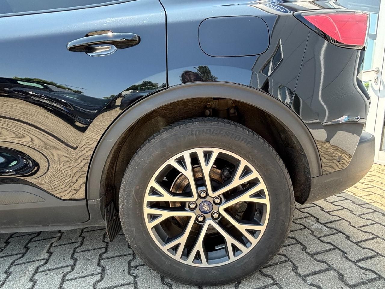 Fahrzeugabbildung Ford Kuga Plug-In Hybrid Titanium X