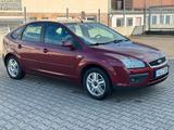 Ford Focus 1.6 Ghia Modell - Ford Focus aus 2006: Ghia
