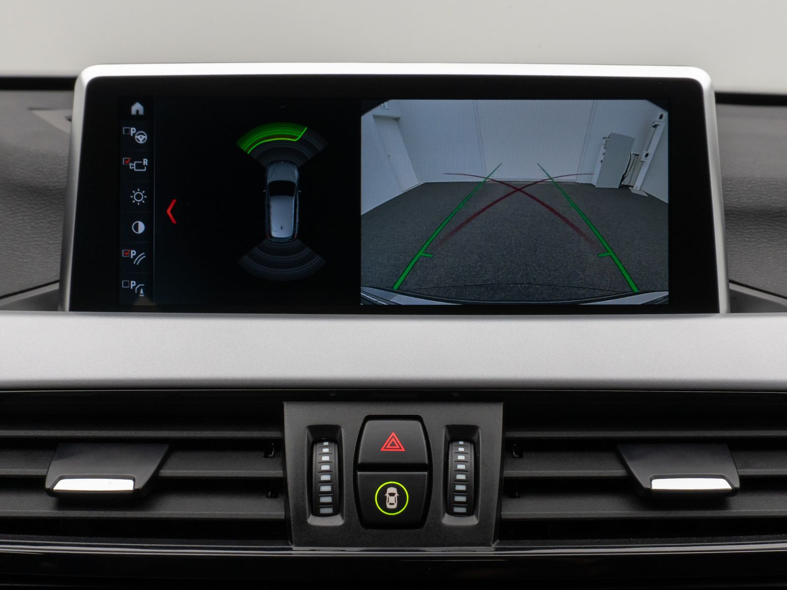 Fahrzeugabbildung BMW X1 sD20i Kamera DAB HiFi Navi Geschwindigkeitsre