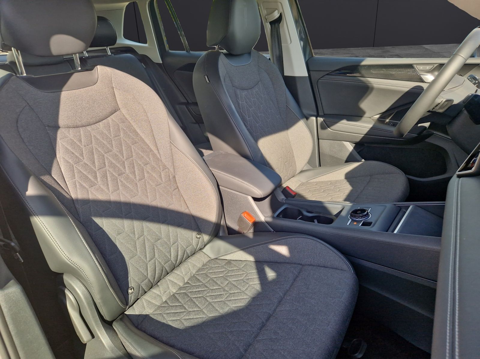 Fahrzeugabbildung Volkswagen Tiguan 1.5 eTSI
