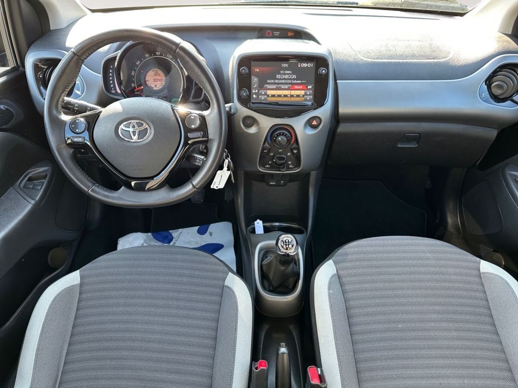 Fahrzeugabbildung Toyota Aygo x-play club