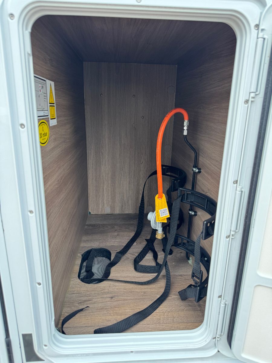 Fahrzeugabbildung Carado T 457 Pro + HYDRAULISCHE HUBSTÜTZEN LUFTFEDERUNG
