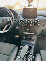 Mercedes-Benz B 220 d / AMGline / 4matic / Pano - gebrauchte Mercedes-Benz B 220 aus dem Jahr 2016