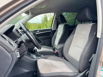 Volkswagen Tiguan - 9