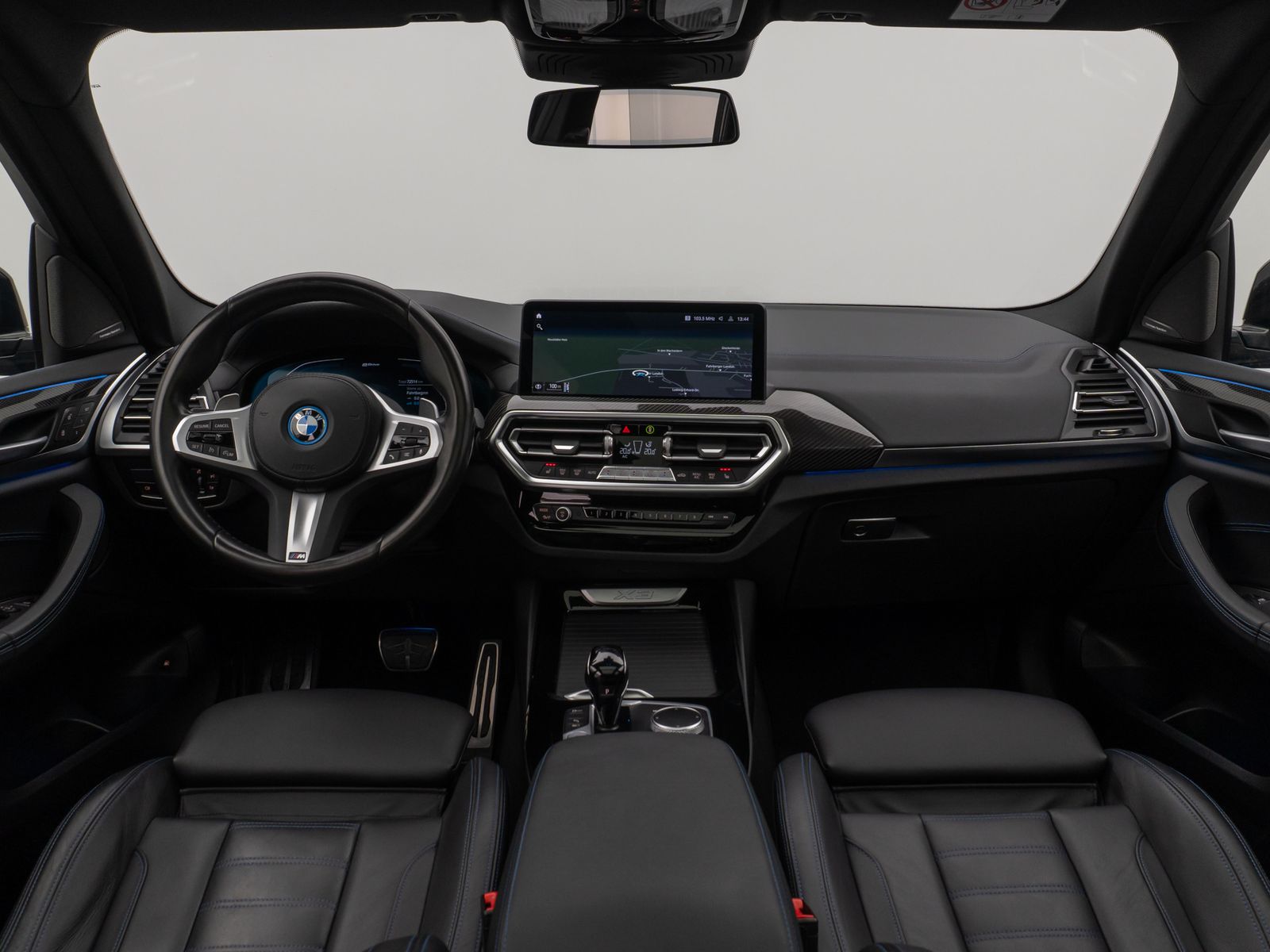 Fahrzeugabbildung BMW X3 xD30e M Sport Panorama Kamera HUD DAB H/K 21"