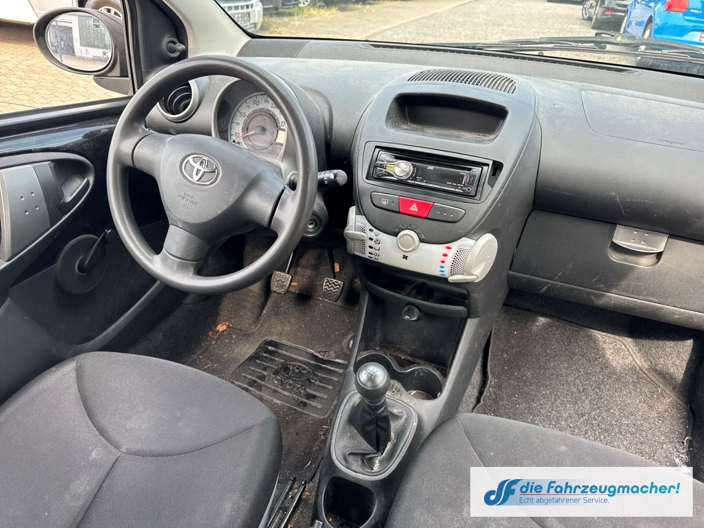 Fahrzeugabbildung Toyota Aygo teilb.Rücksb met. ABS Servo Airb *EXPORT