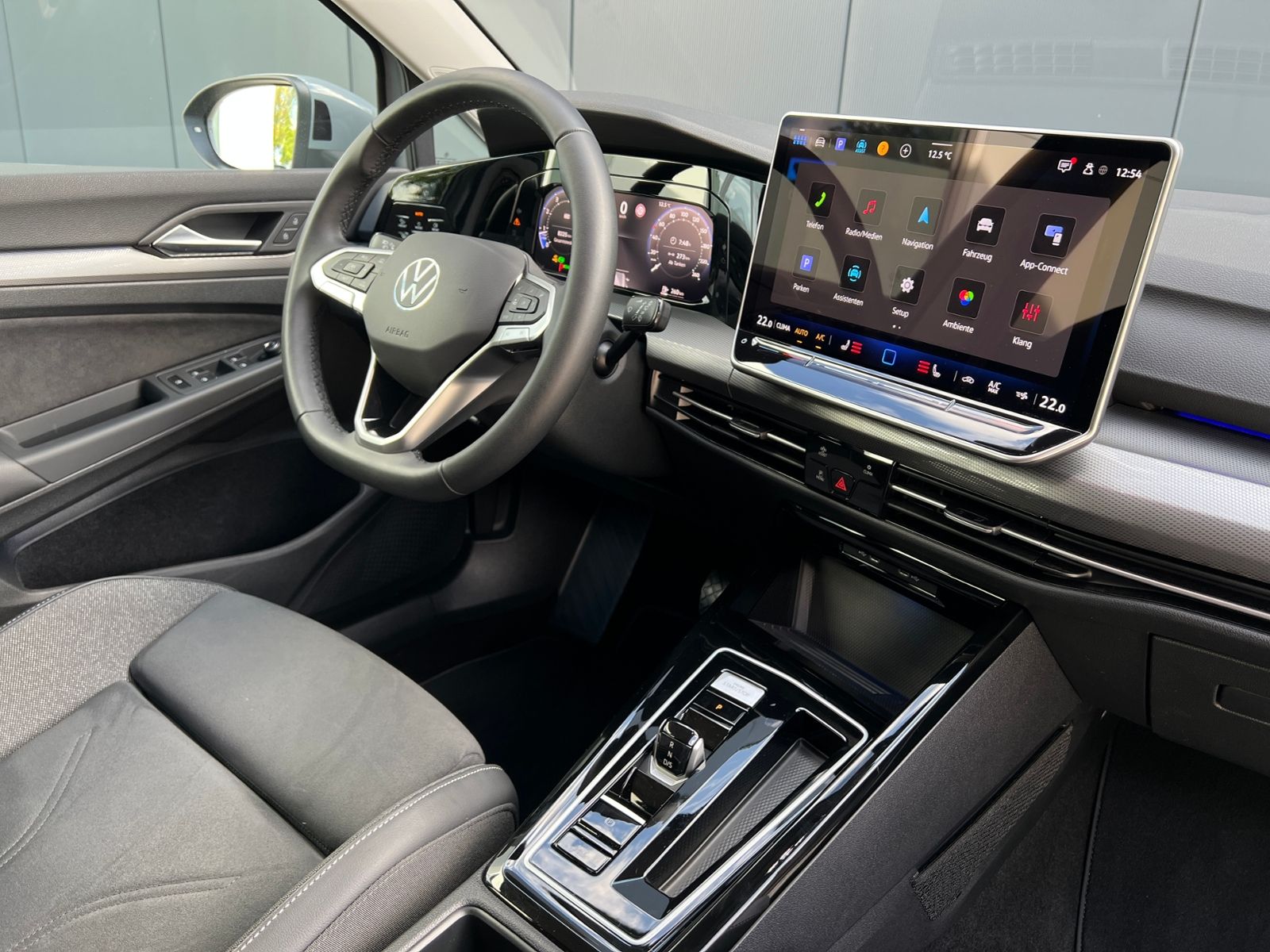 Fahrzeugabbildung Volkswagen Golf VIII Variant Style 1.5 eTSI DSG *LED, ergoA