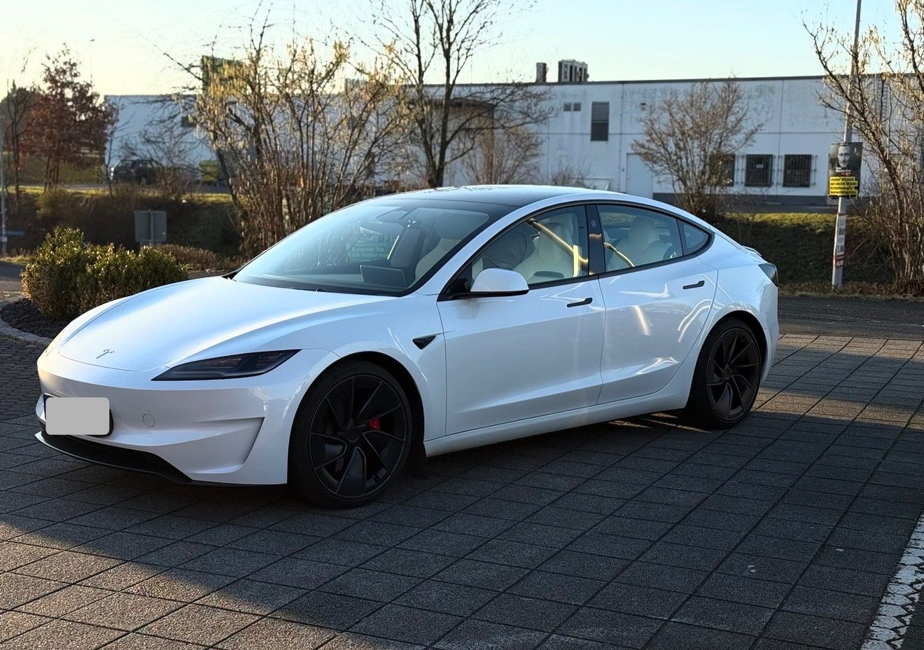 TESLA Model 3
