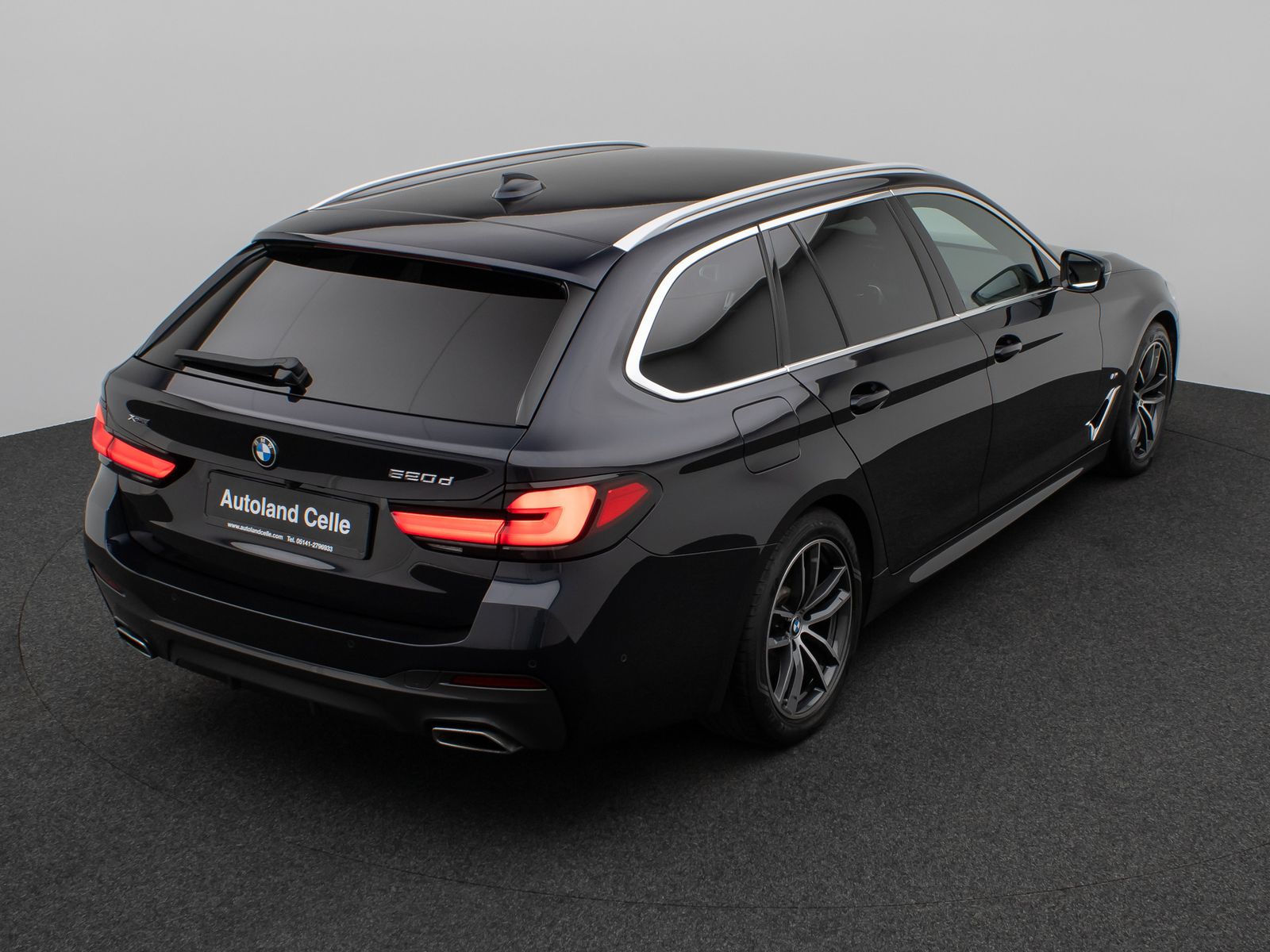 Fahrzeugabbildung BMW 520d xD M Sport Kamera HUD DAB 4xKlima Alarm AHK