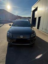 Volkswagen Passat B7  Sehr gepflegt, nur ... - Volkswagen Passat aus 2011: Kombi