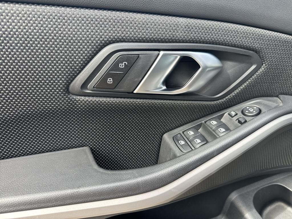 BMW 318 i Touring Aut. *Navi*SHZ*, миниатюра 19