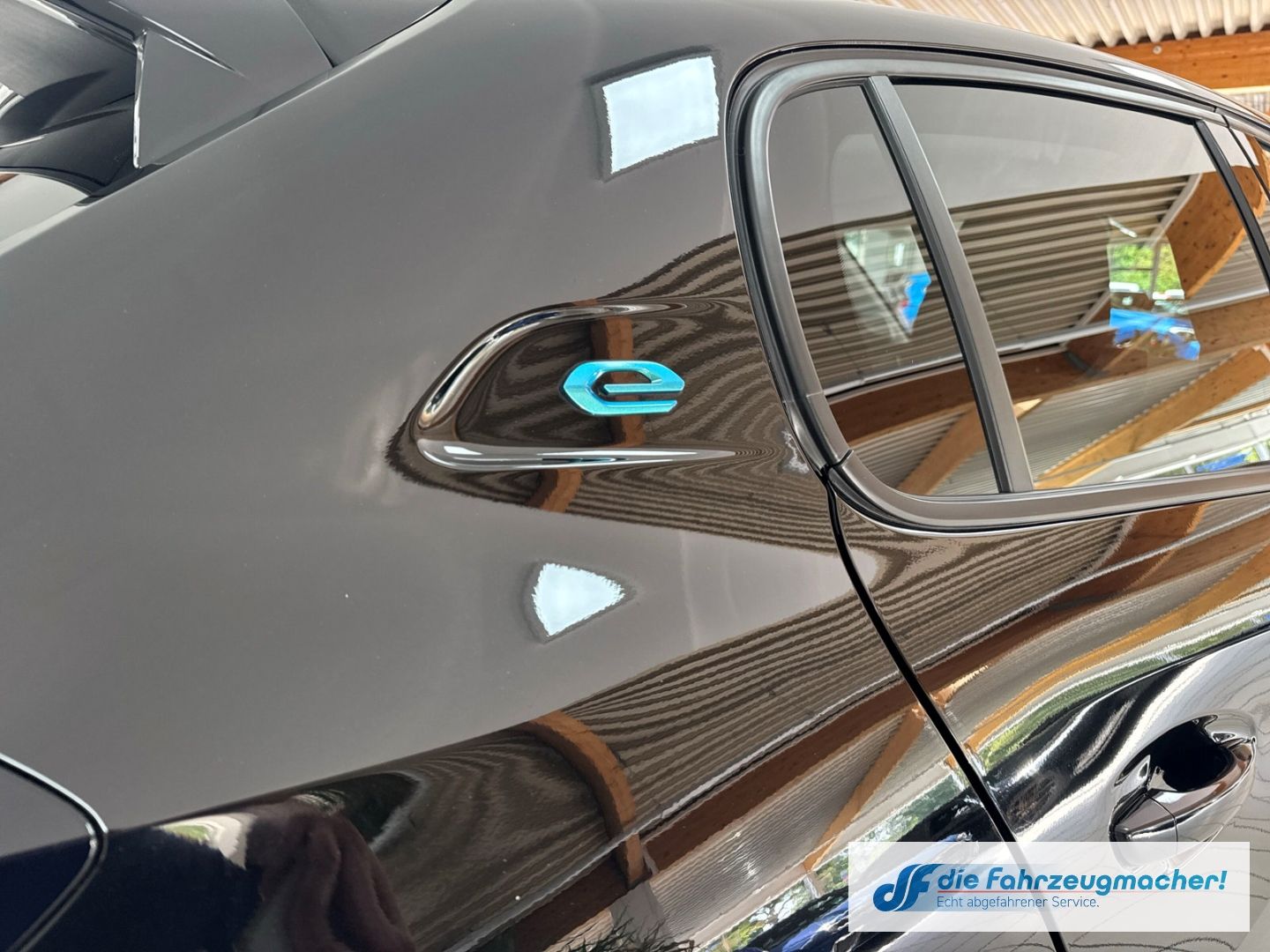 Fahrzeugabbildung Peugeot 208 e- Allure 136 Navi LED Apple CarPlay Android