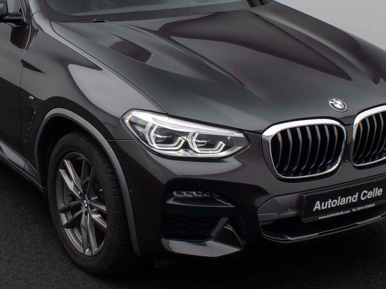 Fahrzeugabbildung BMW X4 xD20d M Sport X Panoram 360°HUD Komfort Alarm