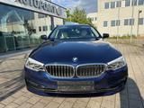 BMW 520 d Sport Line Touring Head Up Leder LED Navi - BMW 520 Gebrauchtwagen in Stuttgart
