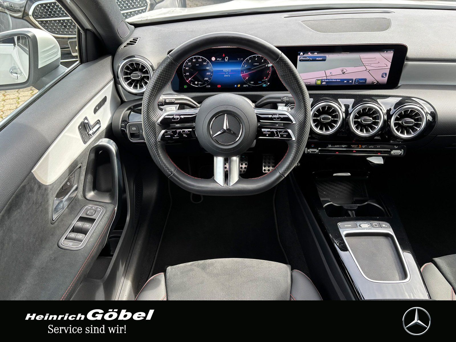 Fahrzeugabbildung Mercedes-Benz A 200 AMG*PANO*MEMORY*360°*MULTIBEAM*KEYLESS*