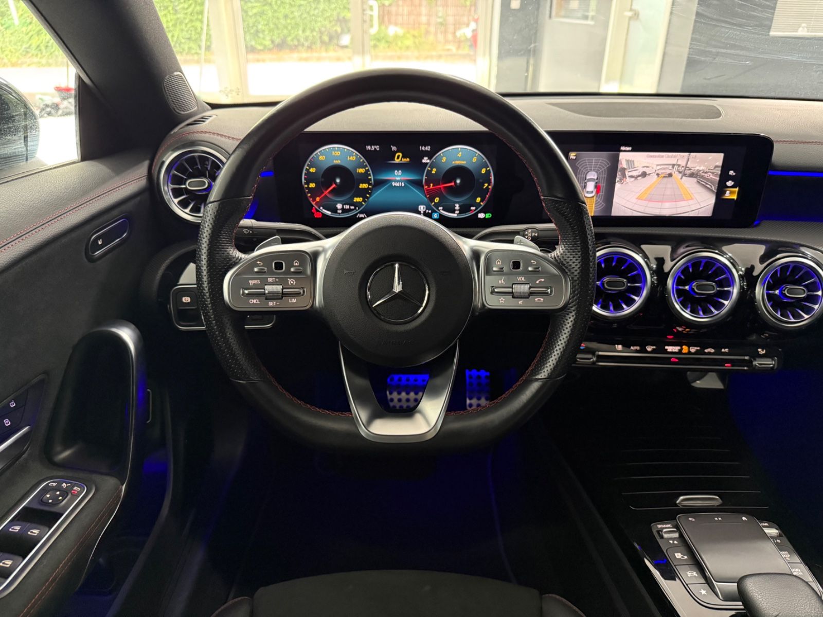 Mercedes-Benz CLA 180 Coupe AMG-LINE MBEAM KAMERA AMBIENTE foto 5