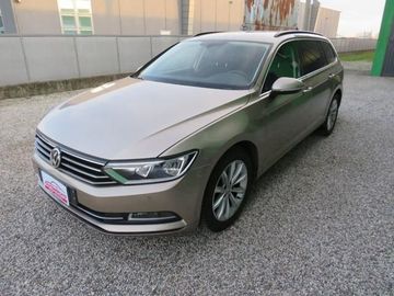 Volkswagen Passat - 1