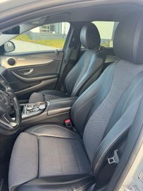 Mercedes E 220 - 11