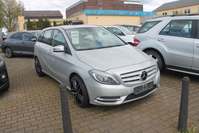 Mercedes-Benz B 180 BE*neuer 18"Allwetterradsatz*Navi*Sitzhzg*