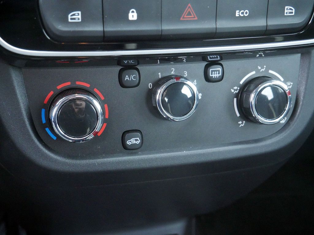 Fahrzeugabbildung Dacia Spring Essential KLIMA PDC RÜCKFAHRKAMERA NAVI