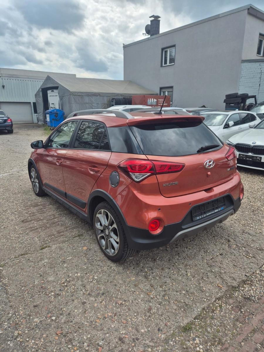 Hyundai i20 Active blue Style