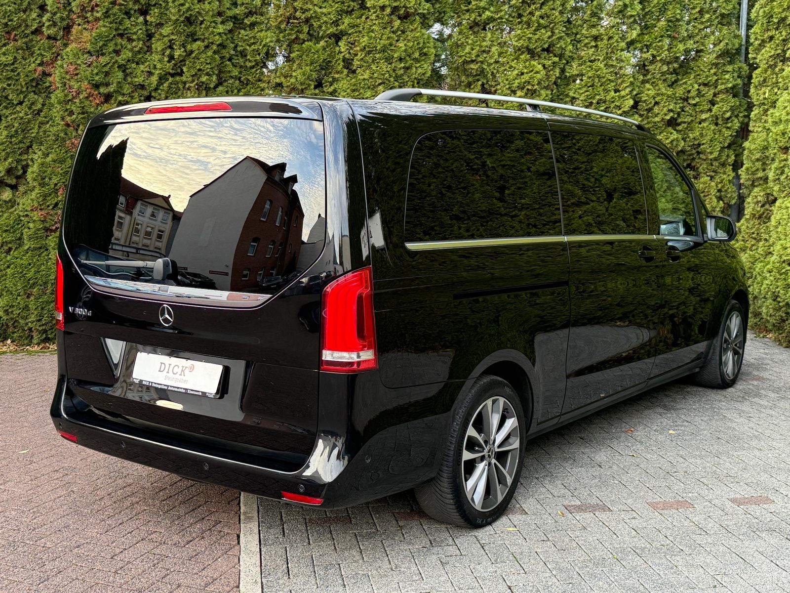 Fahrzeugabbildung Mercedes-Benz V 300 d 9G Avantg Extralang LED+SHZ+KAM+LEDER+8S