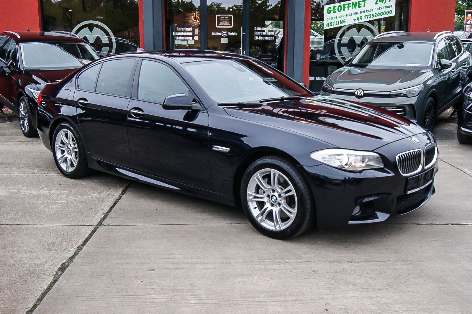 Fahrzeugabbildung BMW 525 d xDrive M-Sport SPORTPAKET SCHIEBEDACH STHZ