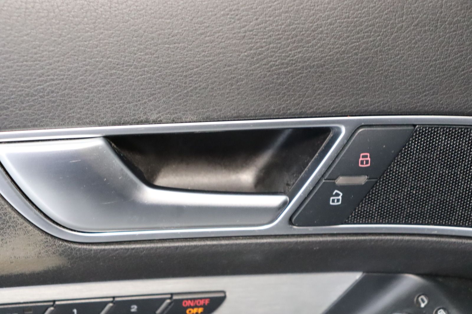 Fahrzeugabbildung Audi A6 3.0 TDI quattro Avant S-line * Navi * Memory