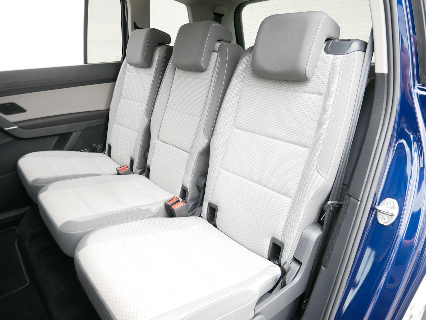Fahrzeugabbildung Volkswagen Touran 1.5 Comfortline NEU49T 7-Sitzer AHK Kamer