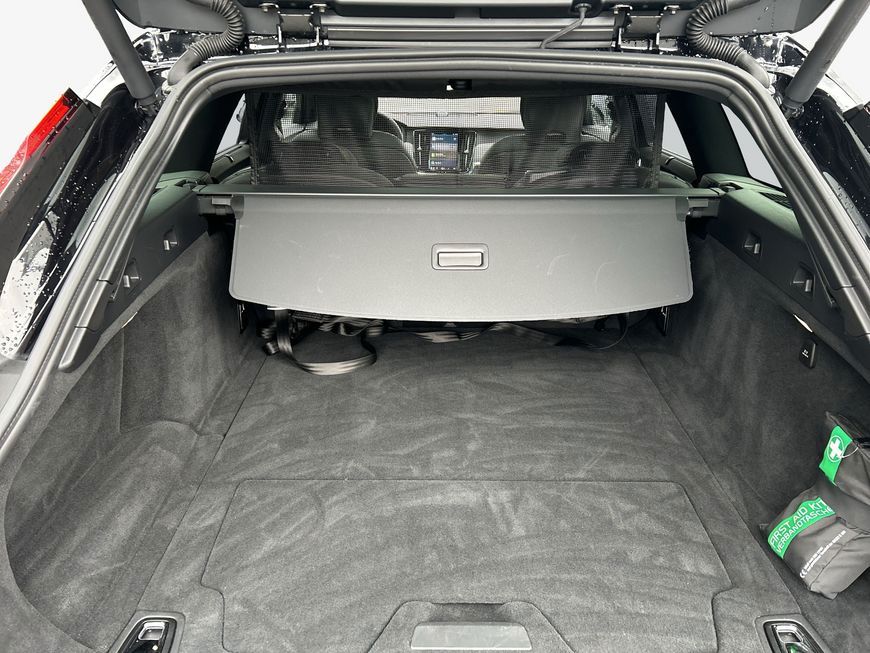 Volvo V90 T8 Plug-in Hybrid AWD Ultra Dark foto 9
