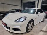 Porsche Panamera Diesel - Porsche Panamera: Weiß