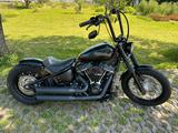 Harley-Davidson Street Bob Custom - HARLEY-DAVIDSON STREET BOB CUSTOM