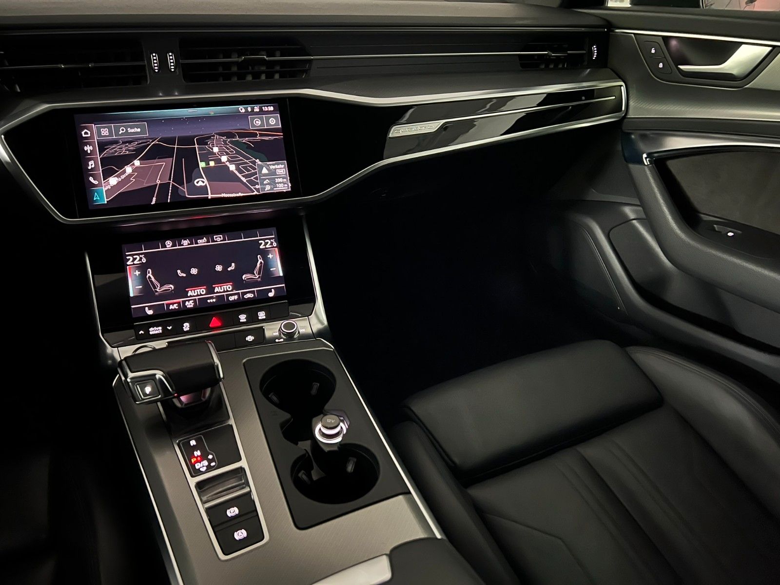 Fahrzeugabbildung Audi A6 Avant 50 TDI Quattro Sport S-LINE/