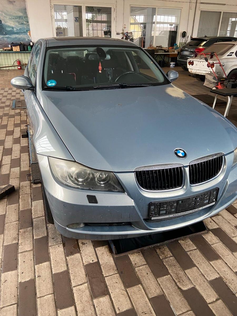 BMW 320