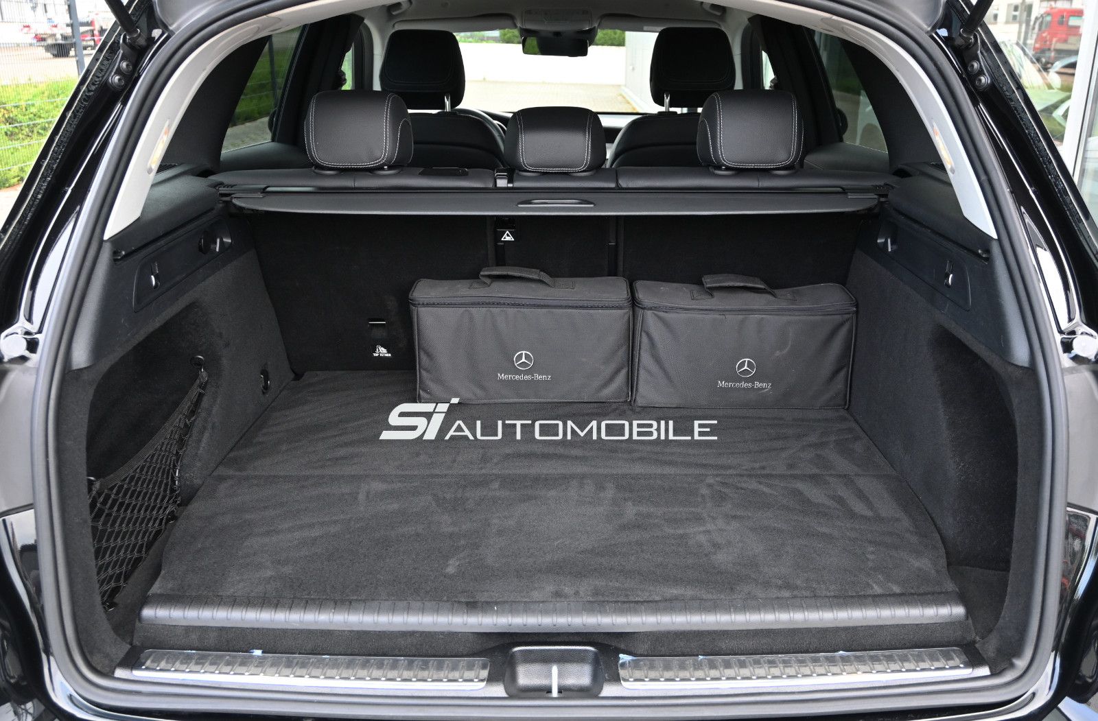 Fahrzeugabbildung Mercedes-Benz GLC 300 de 4MAT. AMG LINE °ACC°HEAD-UP°MEMORY°
