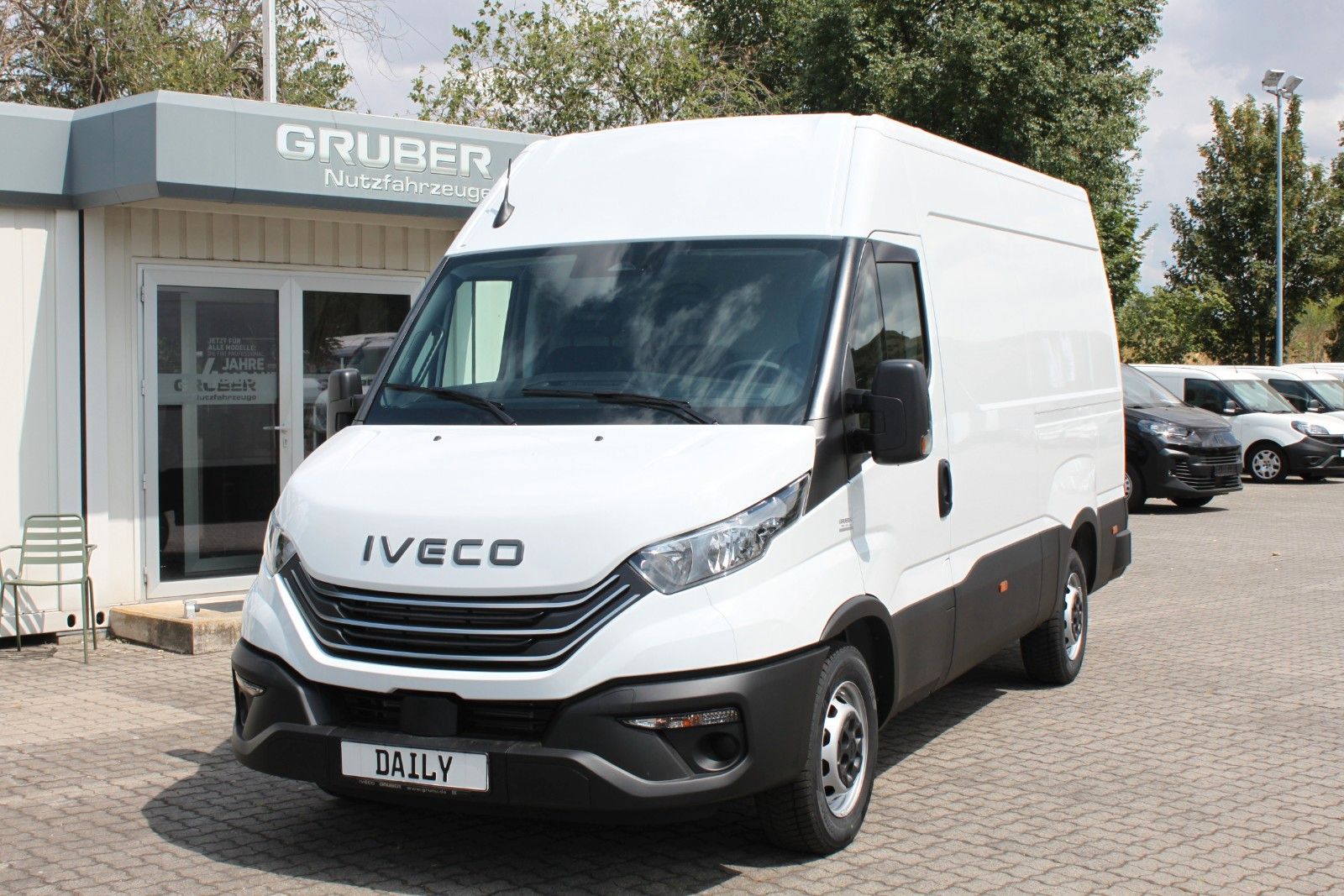 Fahrzeugabbildung Iveco Daily KaWa Aut. 3.0 D Holzb./Verkleidung/Airline