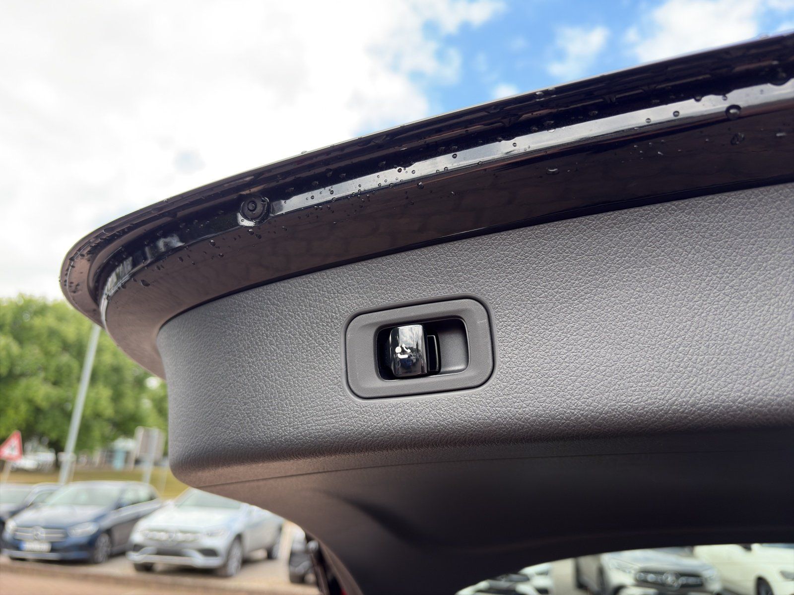Fahrzeugabbildung Mercedes-Benz GLC 220 d 4M AMG-Line Pano AHK Burm Distr 360°