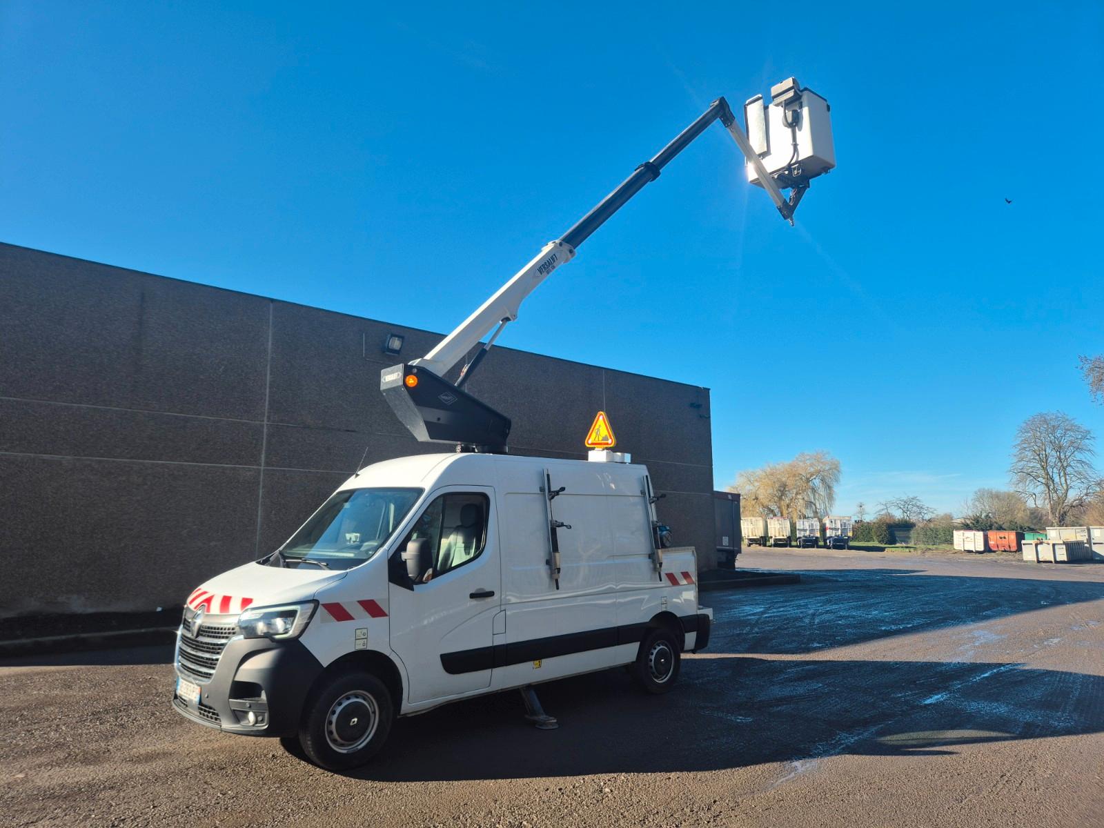 Renault MASTER 145/35-VESALIFT 14M 230KG