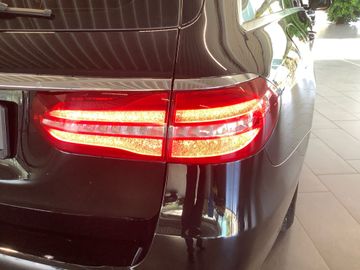 Mercedes E 220 - 11