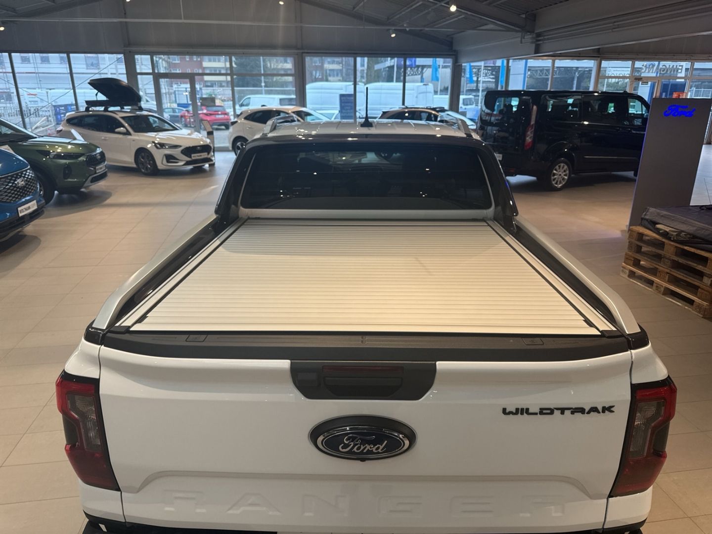 Fahrzeugabbildung Ford Ranger Wildtrak e-4WD DoKa AHK Navi Leder Digita
