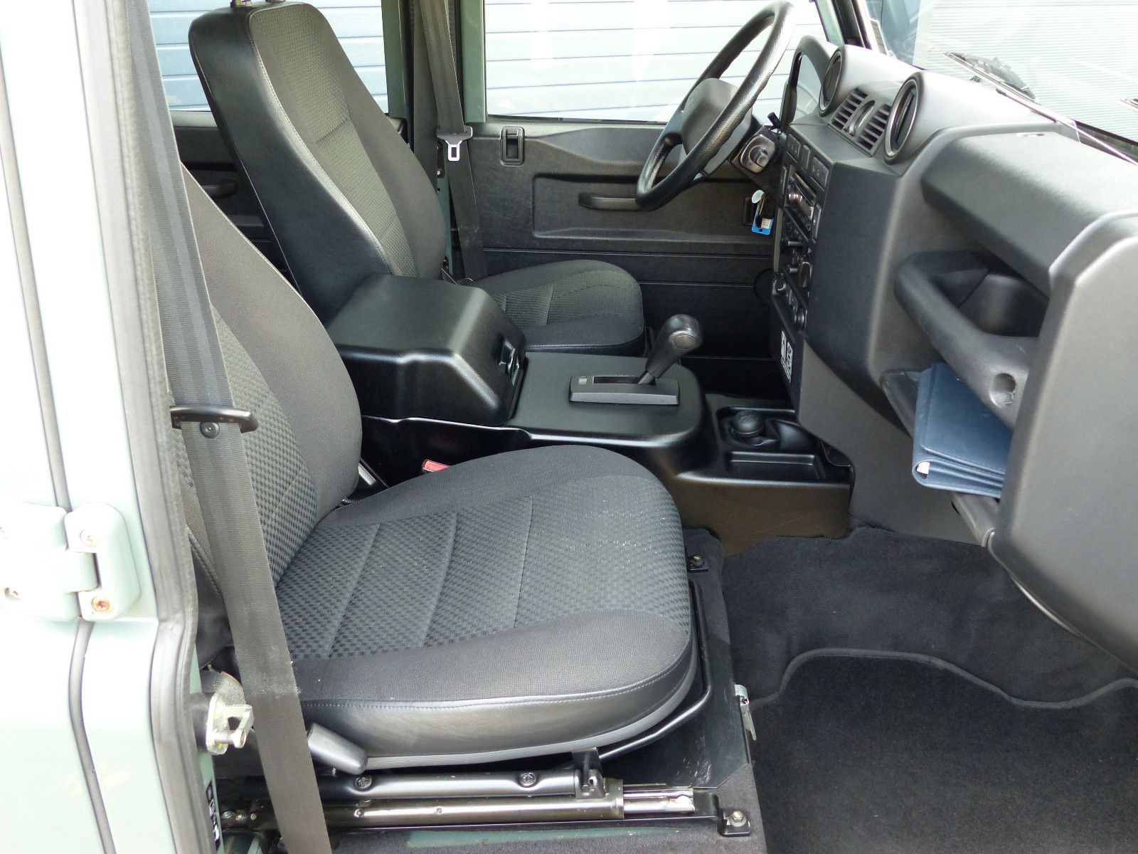 Fahrzeugabbildung Land Rover Defender 110 D AUTOMATIK !!